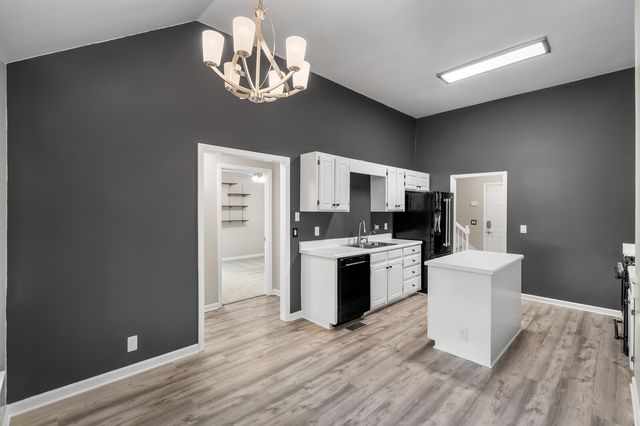 616 Woodland Hills Dr, La Vergne, TN 37086