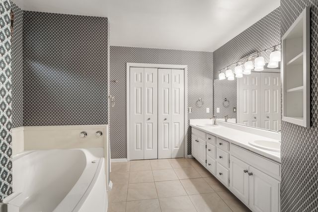 616 Woodland Hills Dr, La Vergne, TN 37086