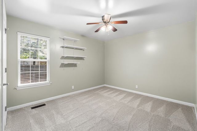 616 Woodland Hills Dr, La Vergne, TN 37086