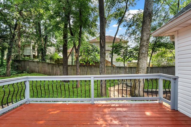 616 Woodland Hills Dr, La Vergne, TN 37086
