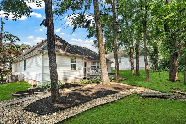 616 Woodland Hills Dr, La Vergne, TN 37086