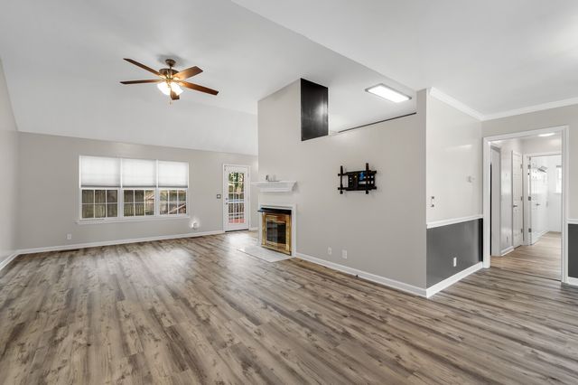 616 Woodland Hills Dr, La Vergne, TN 37086