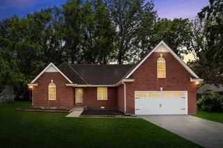 616 Woodland Hills Dr, La Vergne, TN 37086