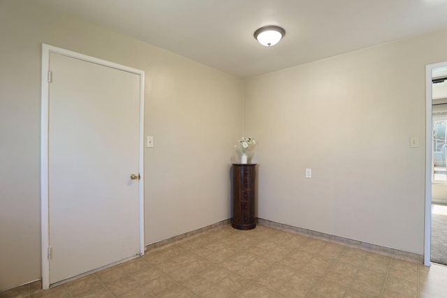 825 W Center St, Manteca, CA 95337