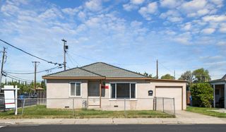 825 W Center St, Manteca, CA 95337