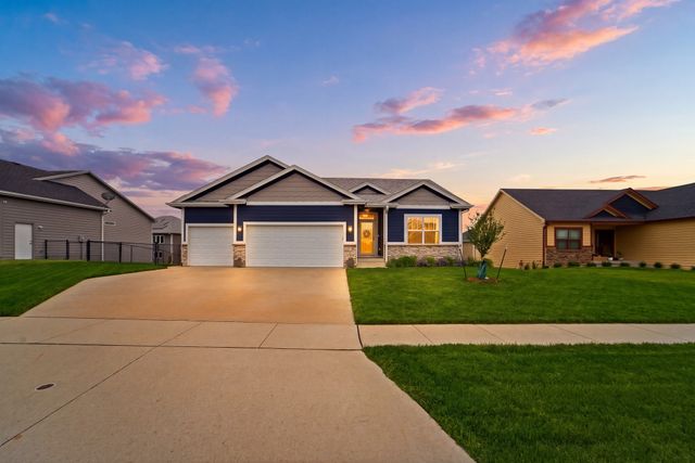 1908 NW Prairie Creek Drive, Grimes, IA 50111