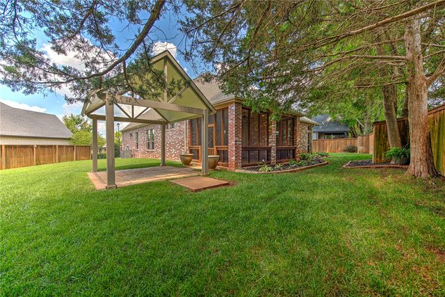1716 Rutherford Avenue, Fayetteville, AR 72703