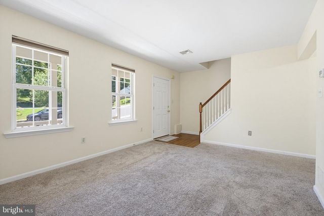 15 DEEP HOLLOW LN, Lancaster, PA 17603