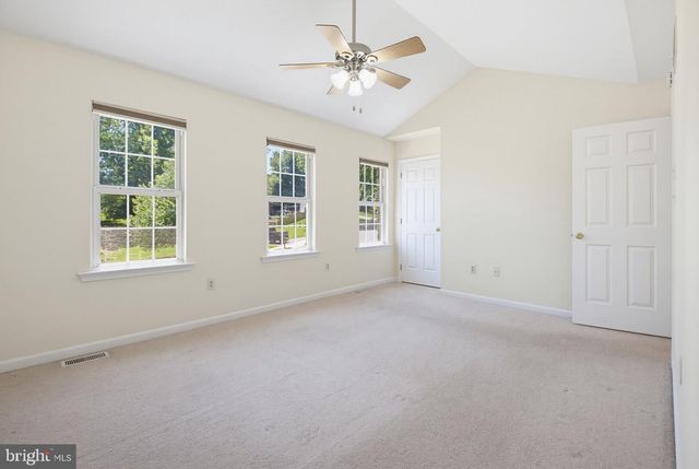 15 DEEP HOLLOW LN, Lancaster, PA 17603