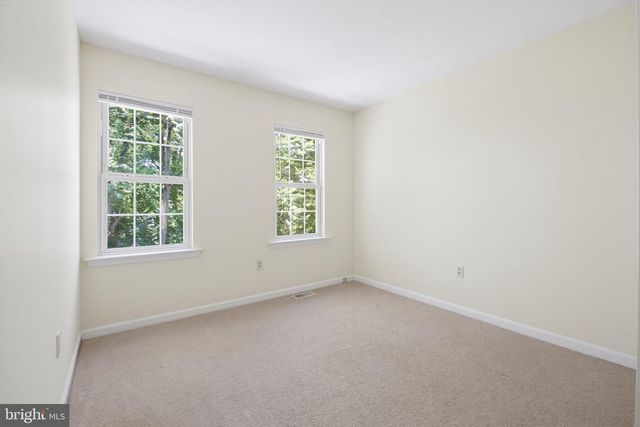 15 DEEP HOLLOW LN, Lancaster, PA 17603