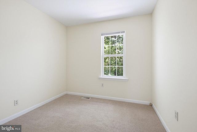 15 DEEP HOLLOW LN, Lancaster, PA 17603