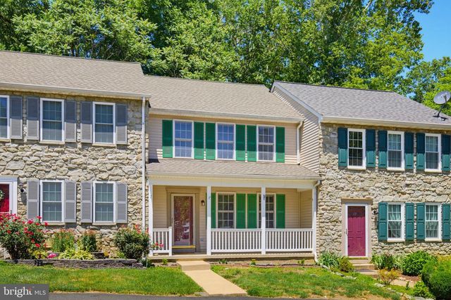 15 DEEP HOLLOW LN, Lancaster, PA 17603
