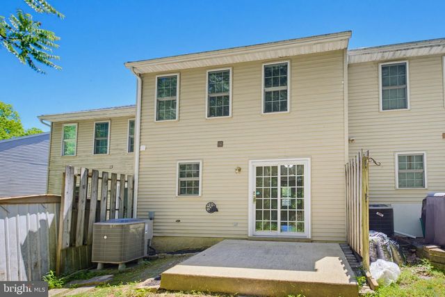 15 DEEP HOLLOW LN, Lancaster, PA 17603