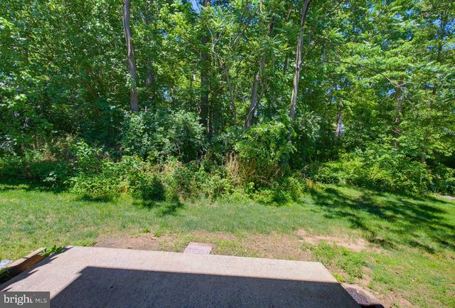 15 DEEP HOLLOW LN, Lancaster, PA 17603