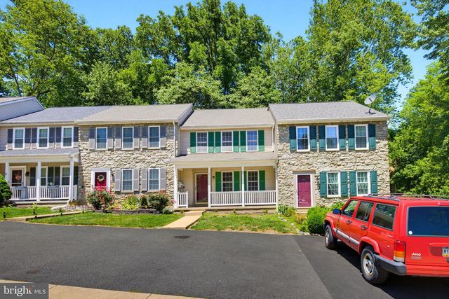 15 DEEP HOLLOW LN, Lancaster, PA 17603