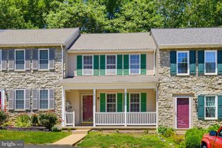15 DEEP HOLLOW LN, Lancaster, PA 17603
