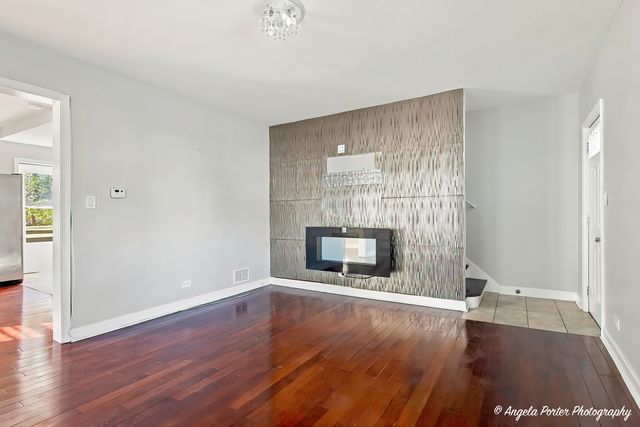 407 4th Street, Waukegan, IL 60085