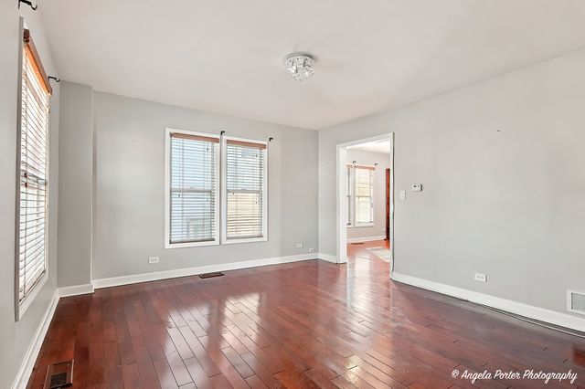 407 4th Street, Waukegan, IL 60085