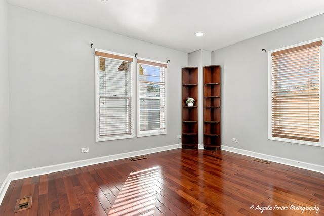 407 4th Street, Waukegan, IL 60085