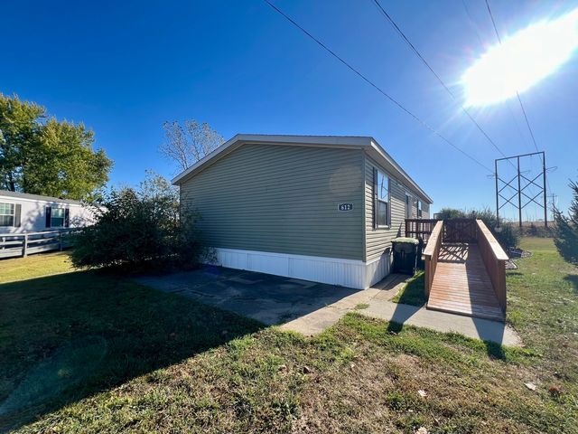 612 Bureau Court, Mahomet, IL 61853