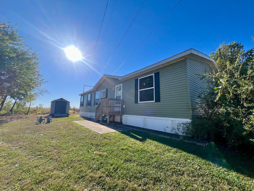 612 Bureau Court, Mahomet, IL 61853