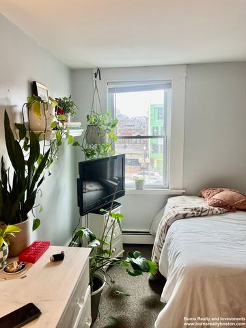 599 East Broadway 2, Boston, MA 02127