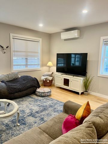 599 East Broadway 2, Boston, MA 02127