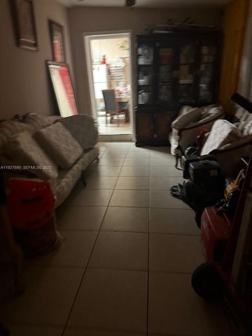 3090 NW 33rd St, Miami, FL 33142