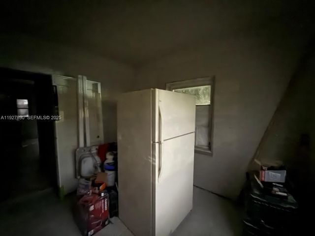 3090 NW 33rd St, Miami, FL 33142