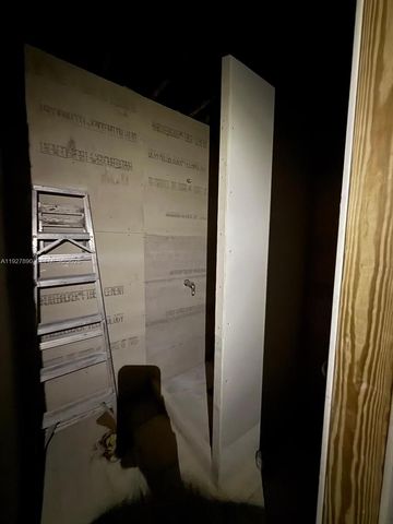 3090 NW 33rd St, Miami, FL 33142