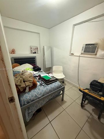 3090 NW 33rd St, Miami, FL 33142