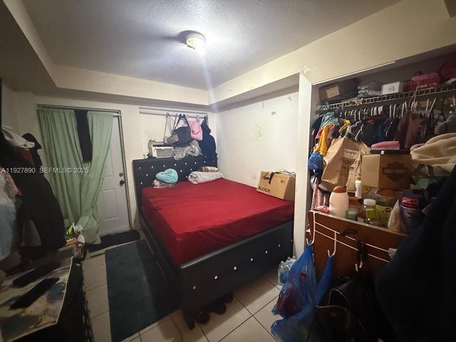 3090 NW 33rd St, Miami, FL 33142