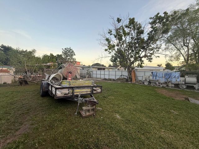 3090 NW 33rd St, Miami, FL 33142