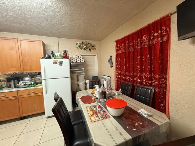 3090 NW 33rd St, Miami, FL 33142