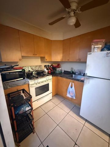 3090 NW 33rd St, Miami, FL 33142