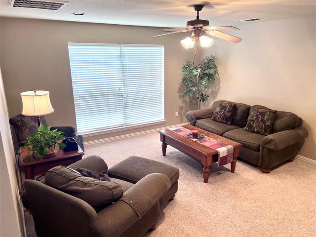 1617 Thousand Oaks Drive, Decatur, TX 76234