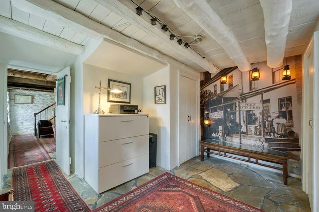 40162 MAIN ST, Waterford, VA 20197