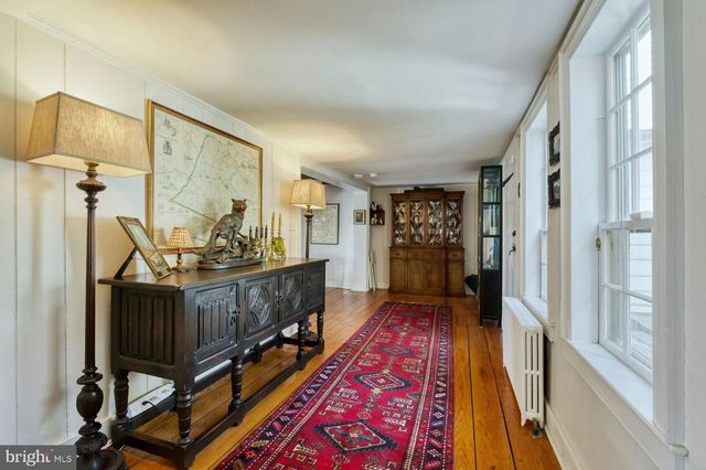 40162 MAIN ST, Waterford, VA 20197