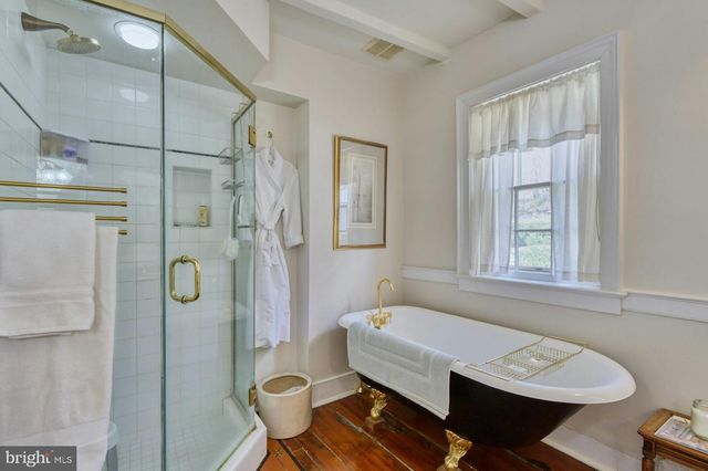 40162 MAIN ST, Waterford, VA 20197