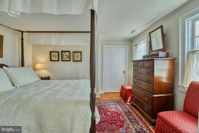 40162 MAIN ST, Waterford, VA 20197