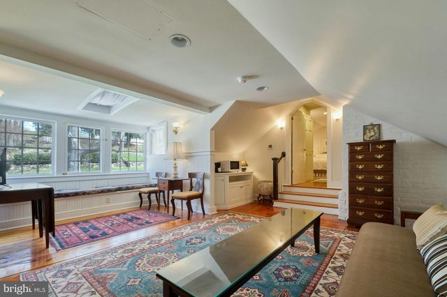 40162 MAIN ST, Waterford, VA 20197