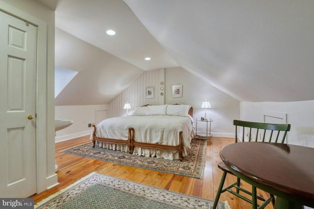 40162 MAIN ST, Waterford, VA 20197