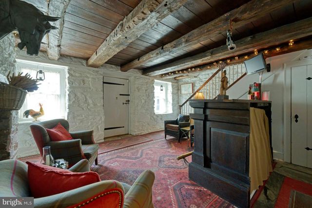 40162 MAIN ST, Waterford, VA 20197