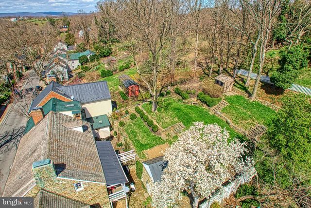 40162 MAIN ST, Waterford, VA 20197