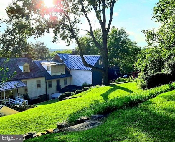 40162 MAIN ST, Waterford, VA 20197