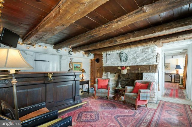 40162 MAIN ST, Waterford, VA 20197