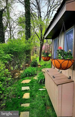 40162 MAIN ST, Waterford, VA 20197