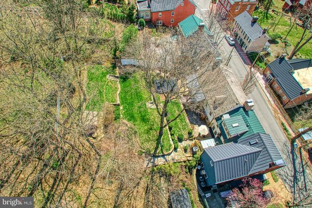 40162 MAIN ST, Waterford, VA 20197