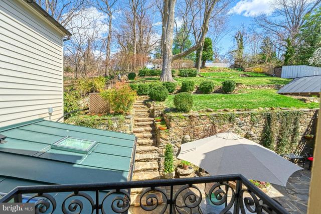 40162 MAIN ST, Waterford, VA 20197