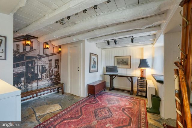 40162 MAIN ST, Waterford, VA 20197